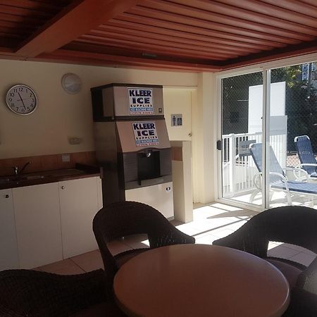 Surfers/Broadbeach Pool View. Free Parking & Wifi 골드코스트 외부 사진